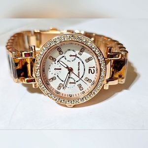 MICHAEL KORS  Parker Rose Gold Dial Lady's Watch. Needs Batterie